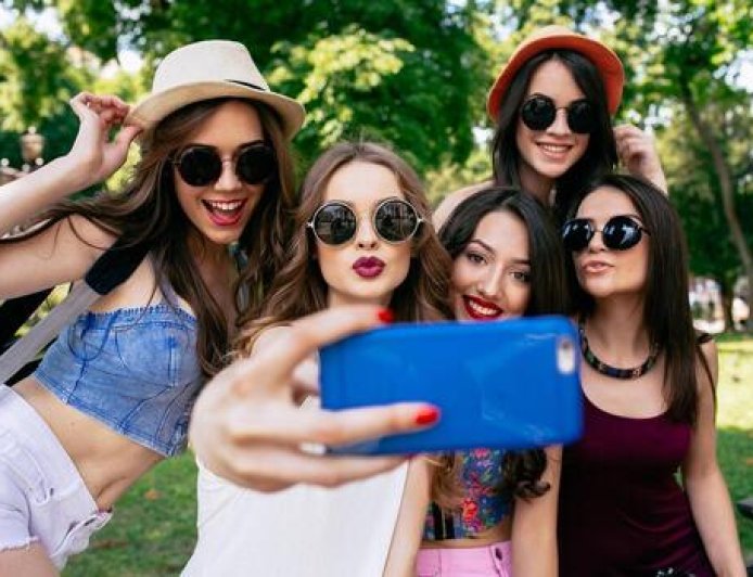 Top Friendship WhatsApp Groups to Connect with New People